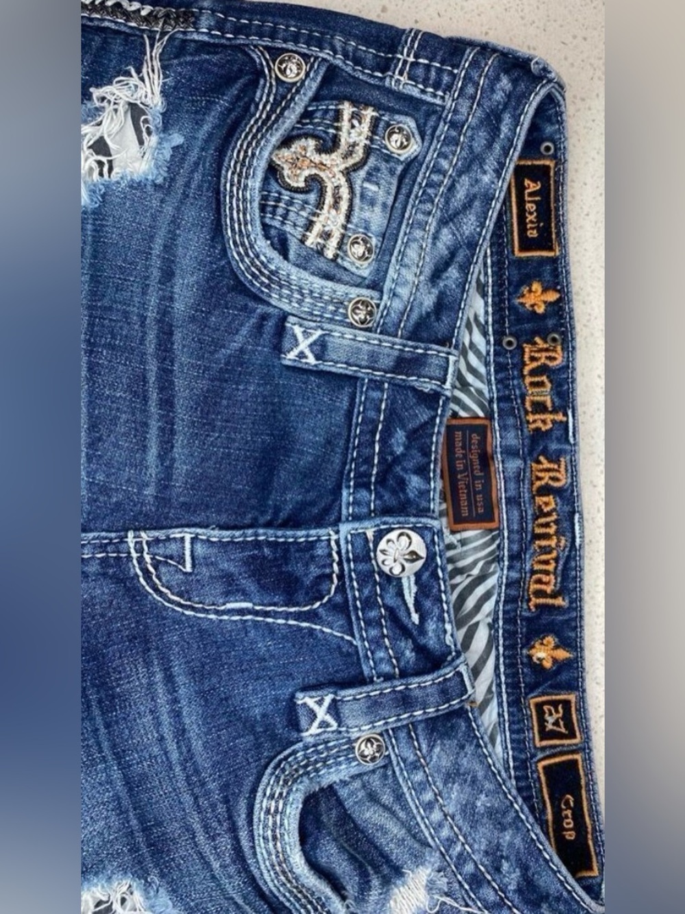 Rock Revival Alexia Crop Jeans Women’s 27 Low Rise Stretch Distressed EUC - Picture 8 of 13